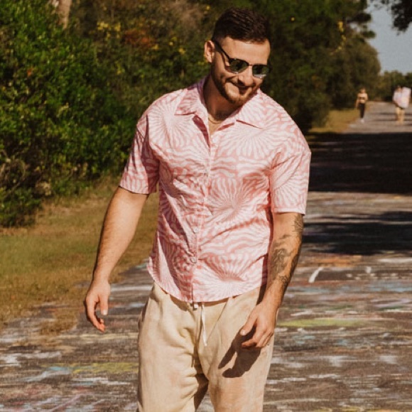 Groovy Guy Collared Button Up - Picture 3 of 5